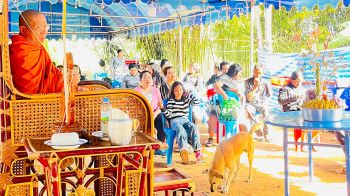 \'หลวงปู่ครูบารวย\'เทศนาให้สติกับญาติโยม เลือกคนดี-เสียสละ-ทำเพื่อชาติบ้านเมือง