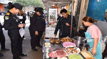 รองฯ จักกพันธุ์ ติดตามการจัดระเบียบผู้ค้าเขตสัมพันธวงศ์