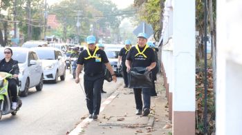 ‘ผวจ.เลย’ นำจิตอาสากว่า500คน ปูพรมทำความสะอาดทั่วเมือง