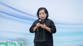 ‘ประโยชน์สุข’ ส่องทาง ‘แม่ดารี’ ขับเคลื่อนชุมชน สร้าง ‘ยานวด’ สูตร ‘น้ำตาแม่หม้าย’ เพิ่มคุณค่าสมุนไพรพื้นถิ่น