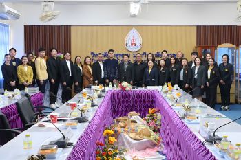 ม.นครพนม ให้การต้อนรับผู้ตรวจราชการ อว. ลงพื้นที่ติดตามโครงการเมืองแห่งการเรียนรู้ ‘ธาตุพนม’ เชื่อมมรดกวัฒนธรรมสู่การสร้างอาชีพชุมชน