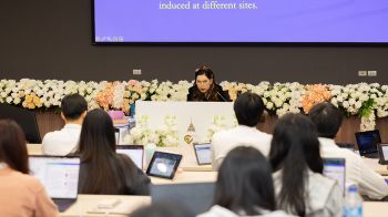 ‘เจ้าฟ้าจุฬาภรณวลัยลักษณ์ฯ’ เสด็จไปทรงบรรยายพิเศษ ‘การเกิดโรคมะเร็ง’ พระราชทานแก่นักศึกษาหลักสูตรแพทยศาสตรบัณฑิต ราชวิทยาลัยจุฬาภรณ์