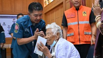 ‘ป่อเต็กตึ๊ง’จัดงบ 6.5 แสนบาท เยียวยาผู้ได้รับผลกระทบจากเหตุความไม่สงบชายแดนไทย-กัมพูชา