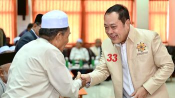 ‘ทวี’ชี้การศึกษาสำคัญ ช่วยพัฒนาคน เสนอเพิ่มค่าตอบแทนปอเนาะ-ตาดีกา ทั่วประเทศ