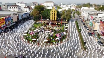 เชียงรายสะพรั่ง! ช่างฟ้อนนับพันร่วมรำไหว้สา ‘764 ปี ก่อตั้งเมือง’ รำลึกพ่อขุนเม็งราย