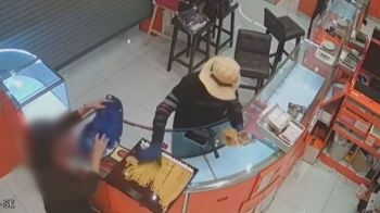 ล่าไอ้โม่งบุกเดี่ยวกลางกรุง ชิงทอง149บาท เงินสดอีก1.7แสน ห้างดังย่านสุขุมวิท