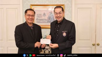 ทายาทโดยธรรมของร้อยตำรวจตรีวรรณ-คุณหญิงพวงผกา ชันซื่อ มอบเงิน 2 ล้านให้มูลนิธิอาสาเพื่อนพึ่ง (ภาฯ)