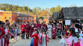 ตามรอยLisa กับกิจกรรมรักเธอที่รักไทย