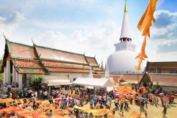 สมาคมชาวนครศรีฯ จัดยิ่งใหญ่ ‘แห่ผ้าขึ้นธาตุ ครั้งที่ 13’ สืบสานมรดกภูมิปัญญาทางวัฒนธรรม