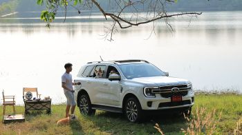 ฉลอง Love Your Pet Day ด้วยฟอร์ด เอเวอเรสต์ แพลทินัม