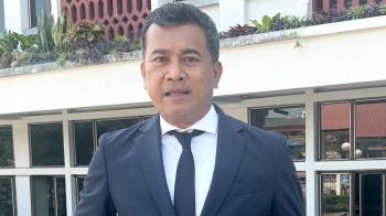 เชาว์ ซัด กกต. วัวสันหลังหวะ ฟังไม่ได้ศัพท์ รีบโต้ อภิสิทธิ์ จี้ขอโทษ เปิดเอกสารนับคะแนนโชว์โปร่งใส