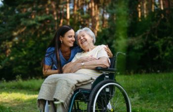 วิธีเลือกรถวีลแชร์ฉบับมือใหม่ รู้จักทุกประเภท เลือกถูกตัว ใช้คุ้มค่า!