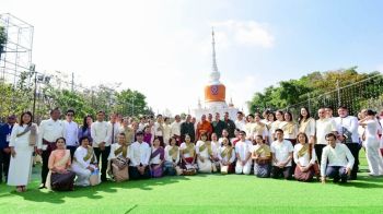 สืบสานศรัทธา บูชา ‘พระบรมธาตุนาดูน’ อัตลักษณ์ ‘พุทธมหายานทวารวดี’ ผสานจารีต ‘อีสานล้านช้าง’ อย่างสง่างาม