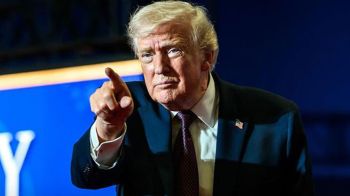 ครบ7วันลุยโจมตีอิหร่าน ‘ทรัมป’กร้าว! จี้ยอมแพ้โดยไม่มีเงื่อนไข อิสราเอลไล่บึ้มสนามบิน