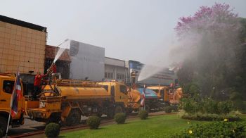 เชียงรายผนึกกำลังไม่นิ่งเฉยต่อฝุ่นPM2.5 ระดมฉีดพ่นละอองน้ำพร้อมกันทุกอำเภอ