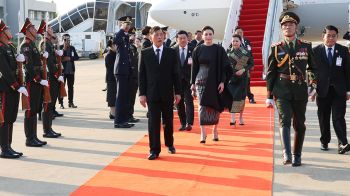 ในหลวง พระราชินี เสด็จฯ เยือนสาธารณรัฐประชาธิปไตยประชาชนลาวอย่างเป็นทางการ