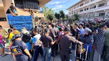 กลุ่มผู้ค้าผลไม้ส่ง จ.ยะลา ออกแจกแตงโมงฟรี4ตัน ร่วมทำบุญเดือนรอมฎอน