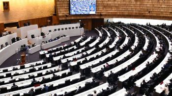 มติพท.ดันอนุทิน/รบ.ปึ้ก292เสียง สภาโหวตนายกฯ รทสช.โผล่ร่วมจับมือ ปชป.ของดออกเสียง