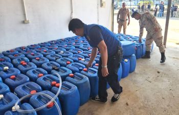 กรมสรรพสามิตจับกุมขบวนการลักลอบขนน้ำมันดีเซลข้ามแดนพร้อมตรวจยึดของกลางกว่า 20,000 ลิตร