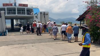 นักท่องเที่ยว ไทย-เทศ ยังแน่น แห่เที่ยวเกาะช้างแม้น้ำมันแพง