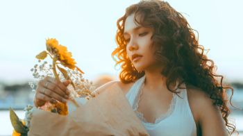 Flower.far (ฟลาวเวอร์.ฟาร์) คัมแบ็กปล่อยซิงเกิลภาษาไทย แด่คนไกลที่คิดถึงบ้านกับเพลง Flower.far