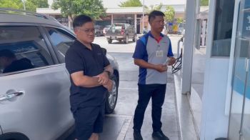 ผู้ว่าฯเลยแต่งตัวชิว  ขับรถ สุ่มตรวจปั๊ม สร้างความมั่นใจ