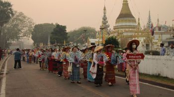 เทศบาล-ปชช.พร้อมใจ แสดงพลังศรัทธาชุมชน แห่ครัวหลู่อนุโมทนาบุญ