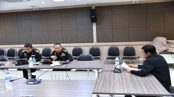 รองผู้ว่าฯจักกพันธุ์ ประชุมเข้มเทศกิจจัดระเบียบพื้นที่ทำการค้า ห้ามฝ่าฝืนกฎ