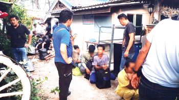 ตม.ตามรวบตัว อดีตปลัดอำเภอ ขนต่างด้าว22คน รอส่งไปมาเลเซีย