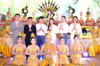 5 อาจารย์ดังฝั่งโขง ขนทัพพลังบุญหนุนดวงเฮง บวงสรวง ‘ปู่ศรีสุทโธ-ย่าปทุมมา’ รับสงกรานต์