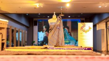 เปิดนิทรรศการ ‘พระมารดาแห่งศิลปาชีพไทย’ เทิดพระเกียรติสมเด็จบรมราชชนนีพันปีหลวง พลิกฟื้นภูมิปัญญาสู่รากฐานเศรษฐกิจชุมชน