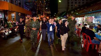 นายอำเภอสุไหงโก-ลก นำคณะ ตรวจความพร้อมงานสงกรานต์