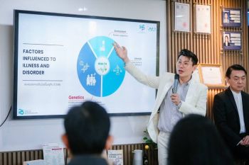 2 กูรูแห่ง ‘The Longevity Code’ เผยรหัสลับในร่างกาย เชื่อมโยง DNA ดูแลสุขภาพอย่างแม่นยำและตรงจุด