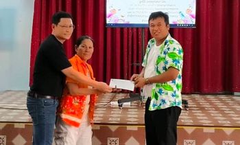 มอบงบ 1.2 แสนบาท สร้างสนามฟุตซอล สนับสนุนเยาวชน รร.แก่นเท่าพัฒนาศึกษา