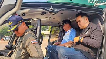 ‘วัชระพล’พร้อม‘อธิบดีฝนหลวง’บินด่วน ดูปฎิบัติการส่ง ฮ. ดับไฟป่า‘วัดป่าภูก้อน’ บรรเทาฝุ่น PM 2.5