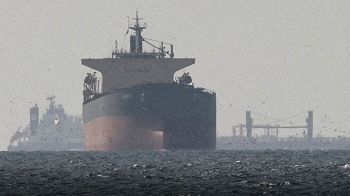 อิหร่านยังแค้นมะกัน ปิดฮอร์มุซซ้ำ หลังเปิดได้แค่วันเดียว เดือดสหรัฐล้อมท่าเรือ