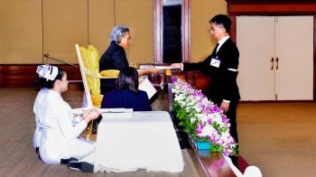 กรมสมเด็จพระเทพฯ พระราชทานพระราชวโรกาสให้ ผู้บริหาร บจก.แวนทีฟฯ เข้ารับพระราชทานของที่ระลึกผู้บริจาคเงินมูลนิธิโรคไตฯ