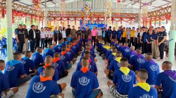 ประธานโสภณ ลุยแก้ปัญหายาเสพติด ตรวจเยี่ยมผู้บำบัด ฝึกอาชีพช่างปูน