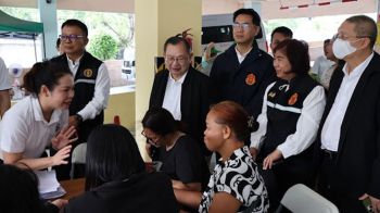 ผู้ตรวจการแผ่นดินลงพื้นที่ห้วยขวาง รับฟัง 22 ชุมชน เร่งแก้ปัญหาคนกรุง