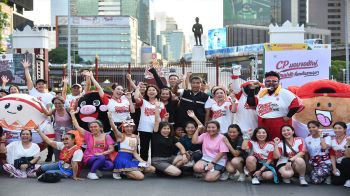 ‘ชัชชาติ’ ยิ้ม CP มอบจอ LED 3 เมตร เพิ่มคึกคักแอโรบิกสวนลุม