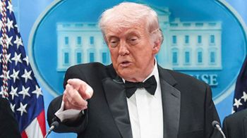 ปิดล้อมอิหร่านระยะยาว ทรัมป์บีบหนัก ตัดรายได้ขายน้ำมัน พุ่งเป้าหันโจมตีศก.