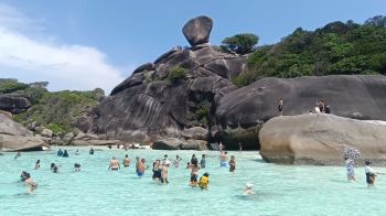 “อ่าวเกือก” เกาะสิมิลัน สุดปัง ติดอันดับ10หาดที่ดีที่สุดในโลก