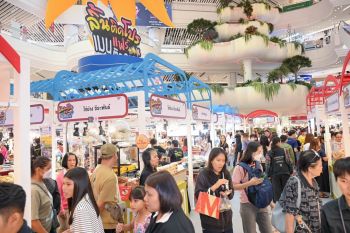 เปิดตลาดวันแรกคึกคัก กับงาน ‘ลิ้นติดโปรแฟร์ฯ’ Food ครองเมือง จบทุกความอร่อย