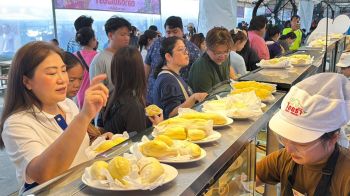 สถานีทุเรียนไอยรา ร่วมกับ สมาคมส่งเสริมธุรกิจท่องเที่ยวปทุมธานี จัดงาน มหกรรมบุฟเฟ่ต์ทุเรียน @ สถานีทุเรียนไอยรา