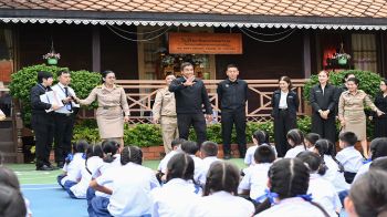 ‘ชัชชาติ’ ตรวจเปิดเทอมวันแรก ร.ร. วัดมหรรณฯ