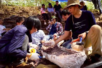นักวิจัย มมส ร่วมค้นพบ ‘นาคาไททัน’ ไดโนเสาร์สายพันธุ์ที่ 14 ของไทย
