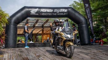ฮอนด้าบิ๊กไบค์ ฉลอง 50 ปีแห่งตำนาน GoldWing   สุดยิ่งใหญ่