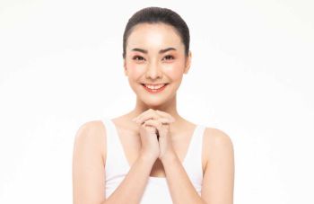 Facelift คืออะไร? เจาะลึกดึงหน้าเทคนิคซ่อนแผล แผลเล็ก ที่ ALINE Clinic