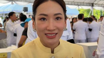 ครอบครัวชินวัตรน้ำตาซึม ทักษิณพ้นโทษ รอคำสั่งปลดกำไลEM