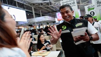 ‘ชัชชาติ’ ชูนโยบาย Street Economy อัปสกิลเรียนคอร์สออนไลน์สร้างอาชีพ